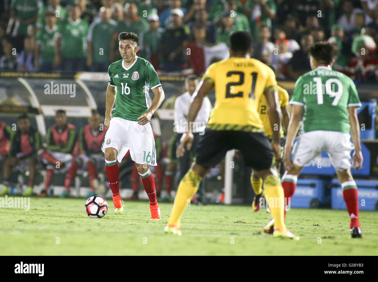Los Angeles, California, USA. 9th June, 2016. Mexico midfielder Hector Herrera #16 in a Copa America soccer match between Mexico and ÃŠJamaica of Group C at the Rose Bowl in Pasadena, California, June 9, 2016. Mexico won 2-0. Credit:  Ringo Chiu/ZUMA Wire/Alamy Live News Stock Photo