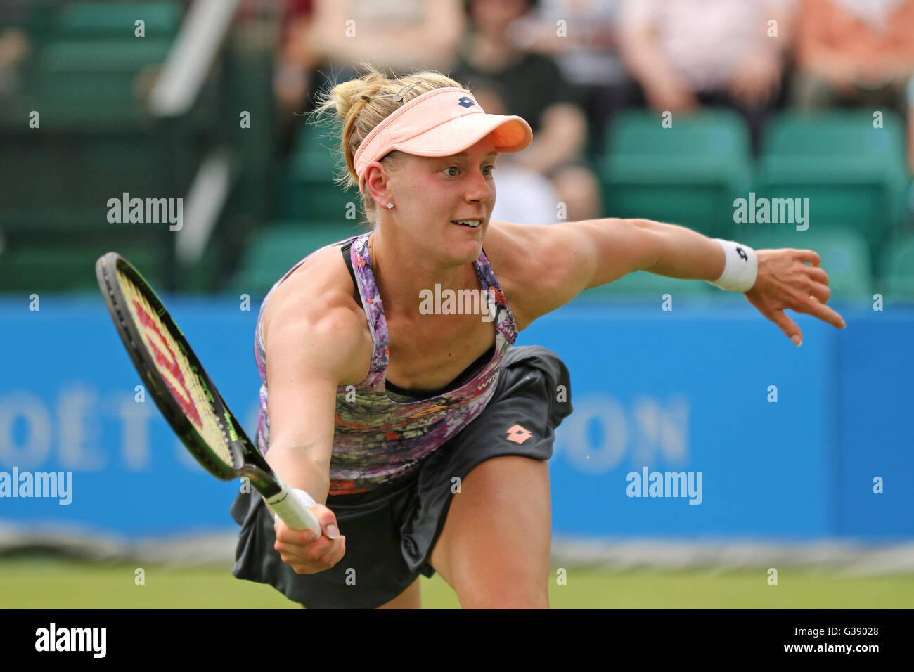 Nottingham Tennis Centre, Nottingham, UK. 10th June, 2016. Aegon WTA Nottingham Open Day 7. Alison Riske of USA reaches for a forehand volley Credit: Action Plus Sports/Alamy Live News Stock Photo