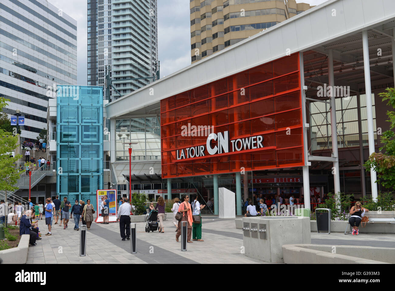 Cn tower and downtown toronto hi-res stock photography and images - Alamy