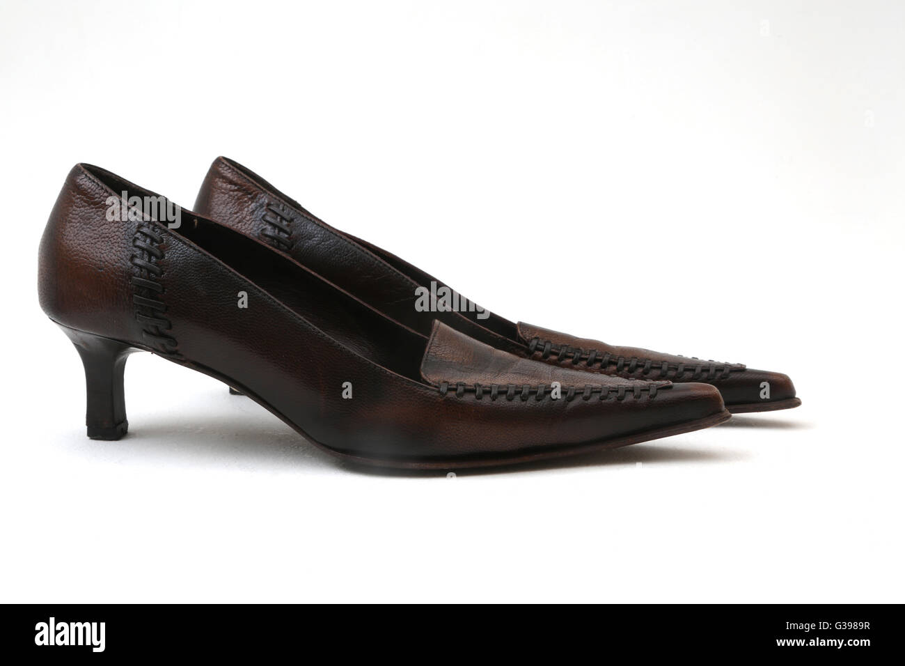 Vintage Pointed-toe heels| Bold orange leather flats made in Italy