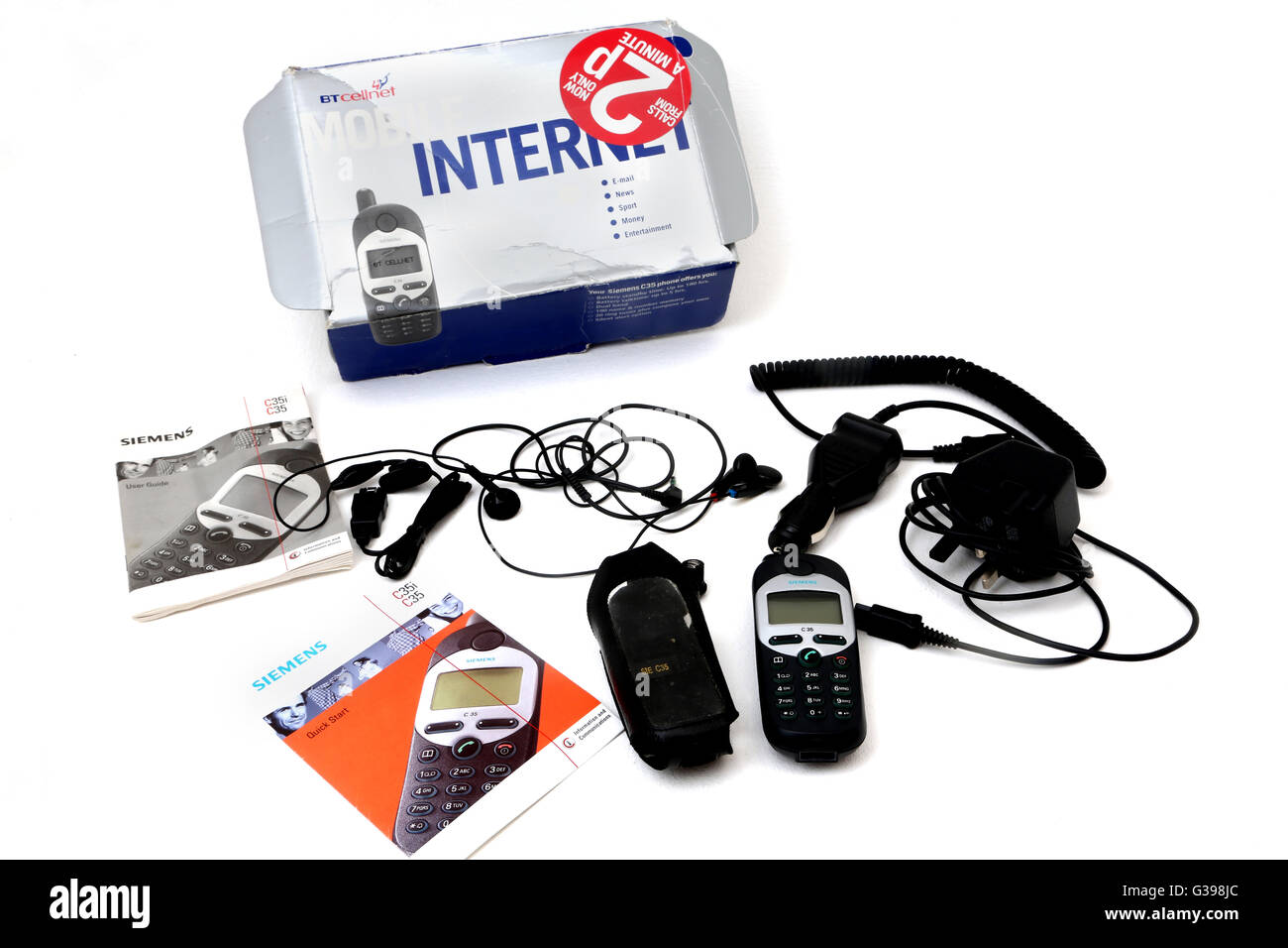 Siemens C35 Mobile Phone Package From BT Cellnet With Chargers, Case, Ear Phones And Instruction Manuels Stock Photo