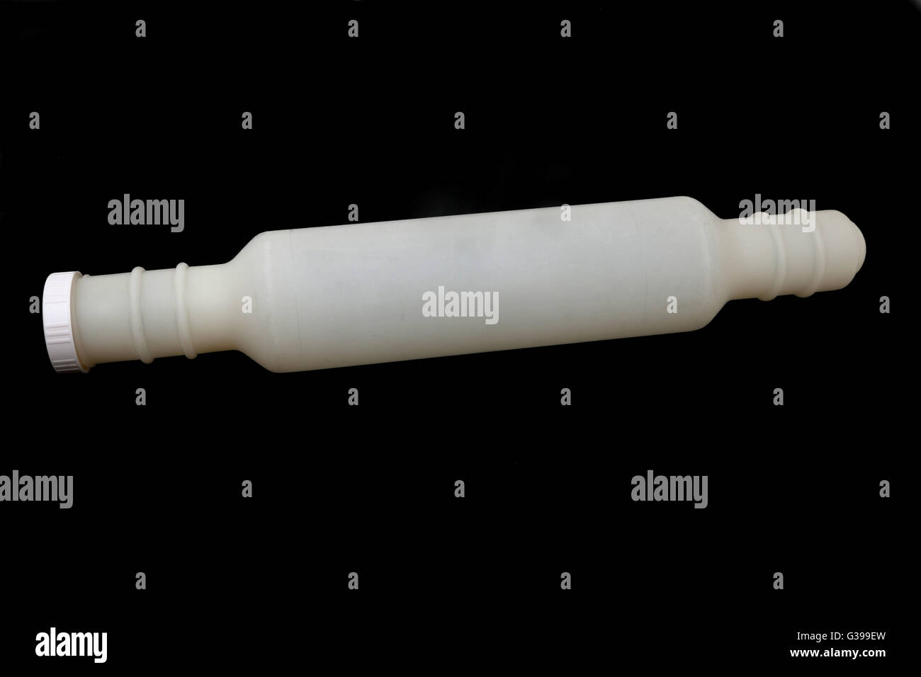 Vintage Tupperware rolling pin fill with iced water for pastry making