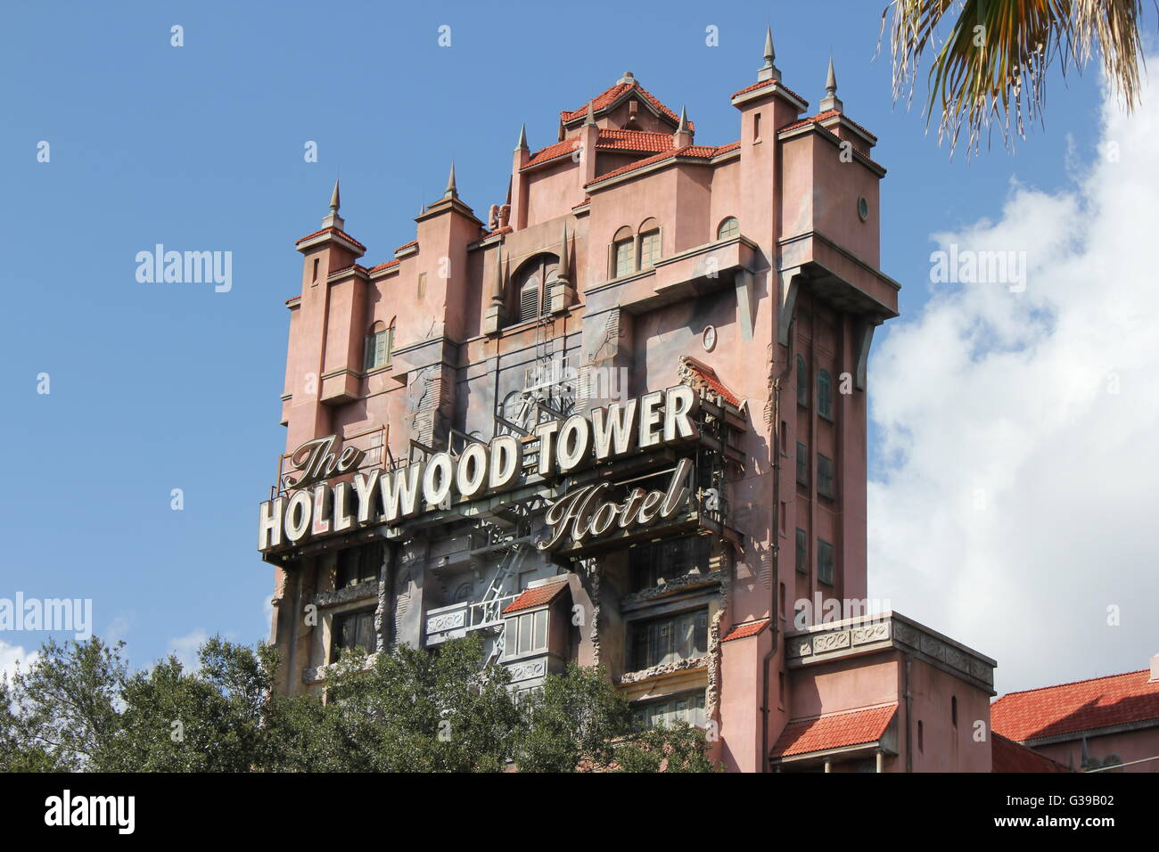 Hollywood tower hotel hi-res stock photography and images - Alamy