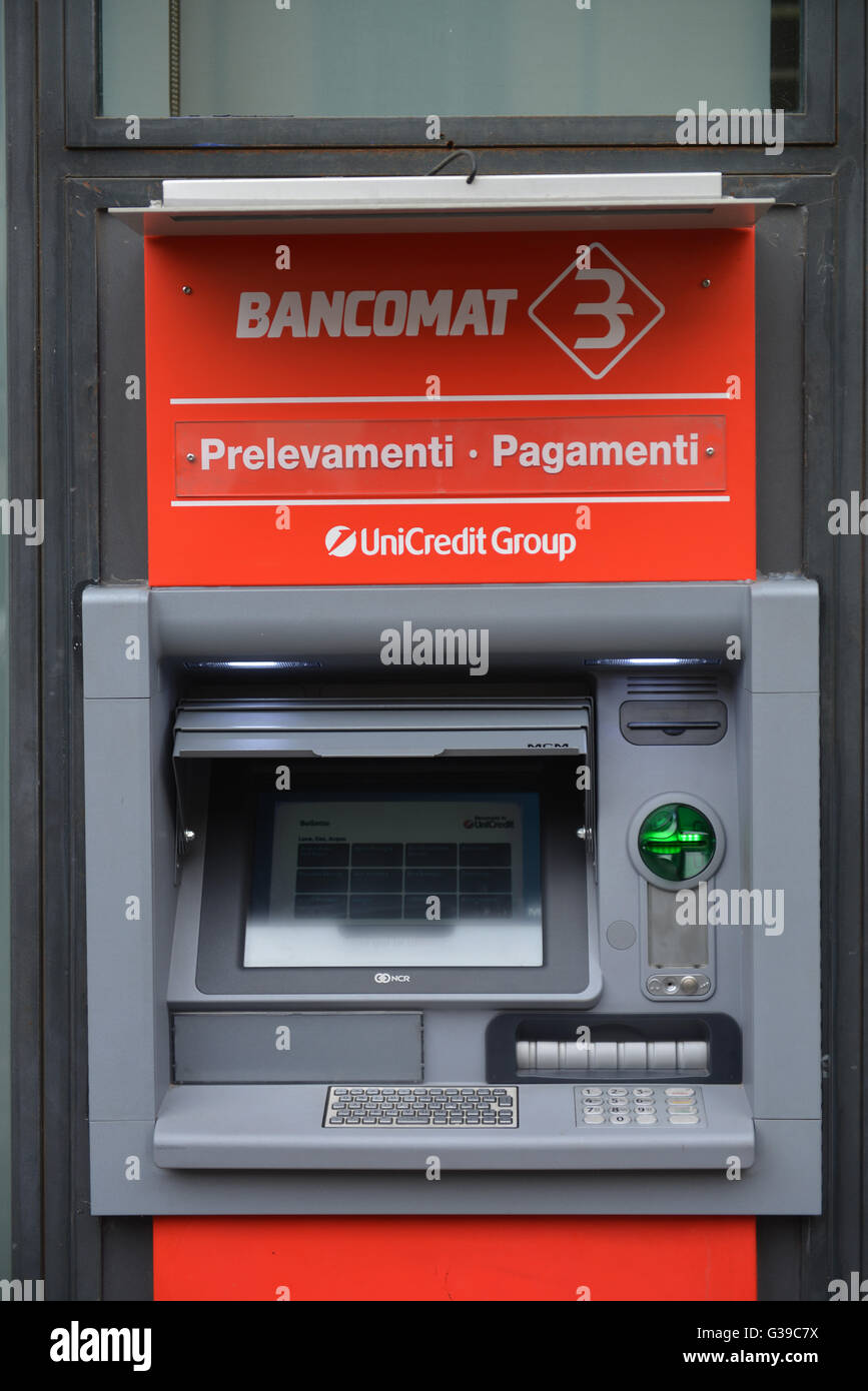 Cashpoint, Unicredit Group, Rome, Italy Stock Photo - Alamy