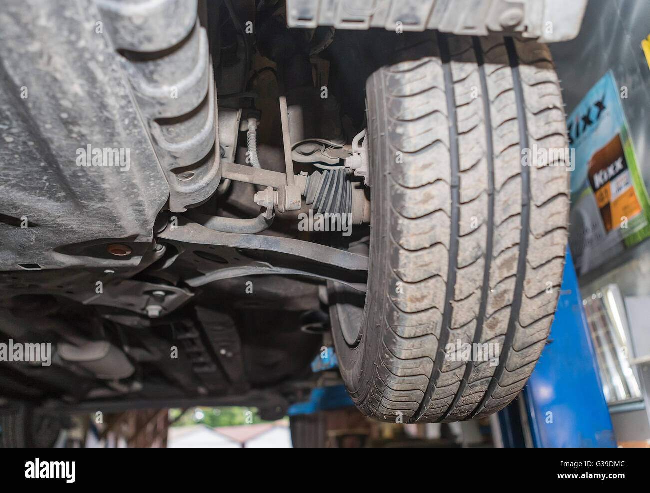 car suspension test Stock Photo Alamy