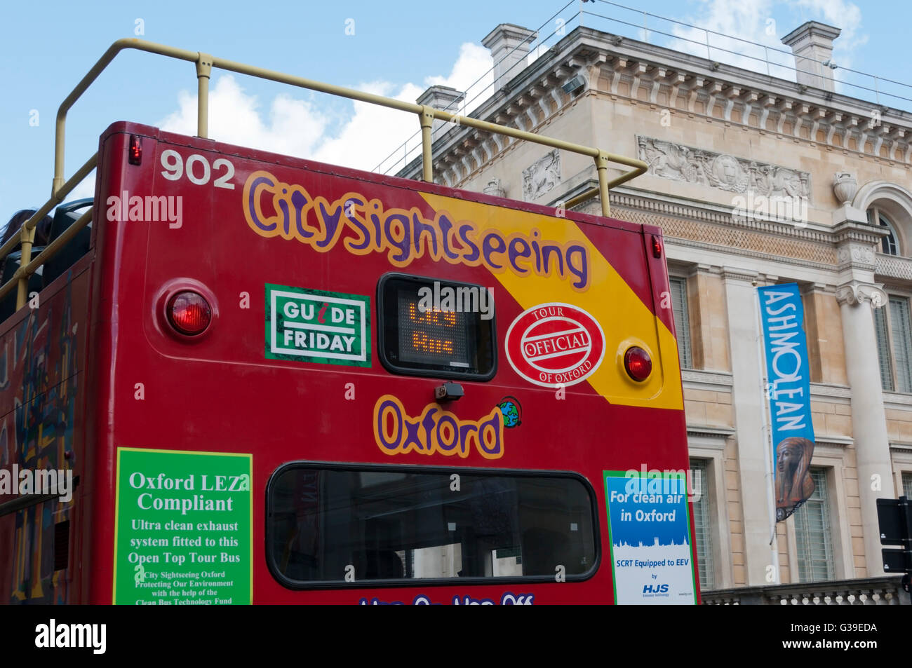 Oxford Low Emissions Zone compliant sightseeing bus. Stock Photo