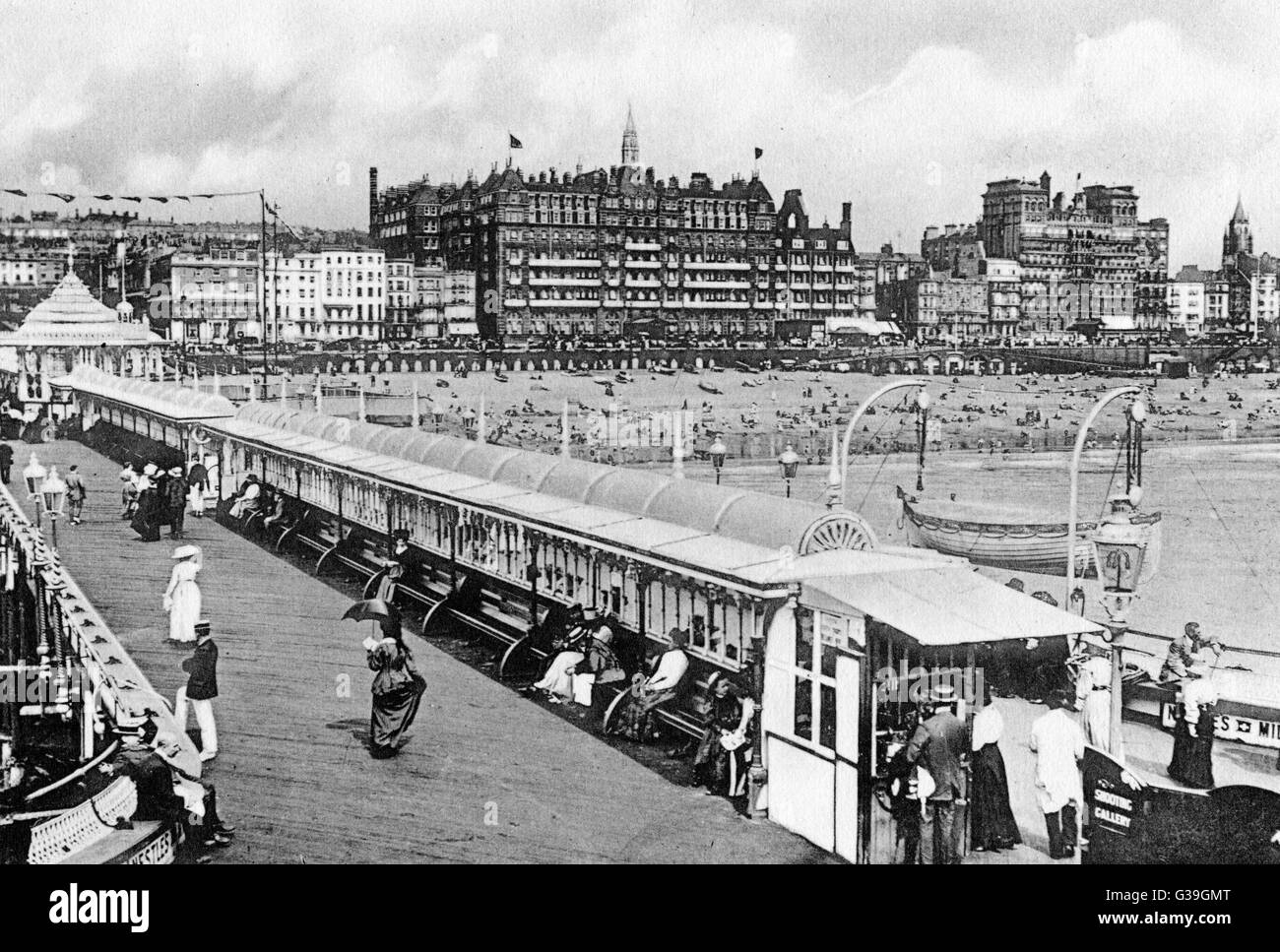 View brighton pier in Black and White Stock Photos & Images - Alamy