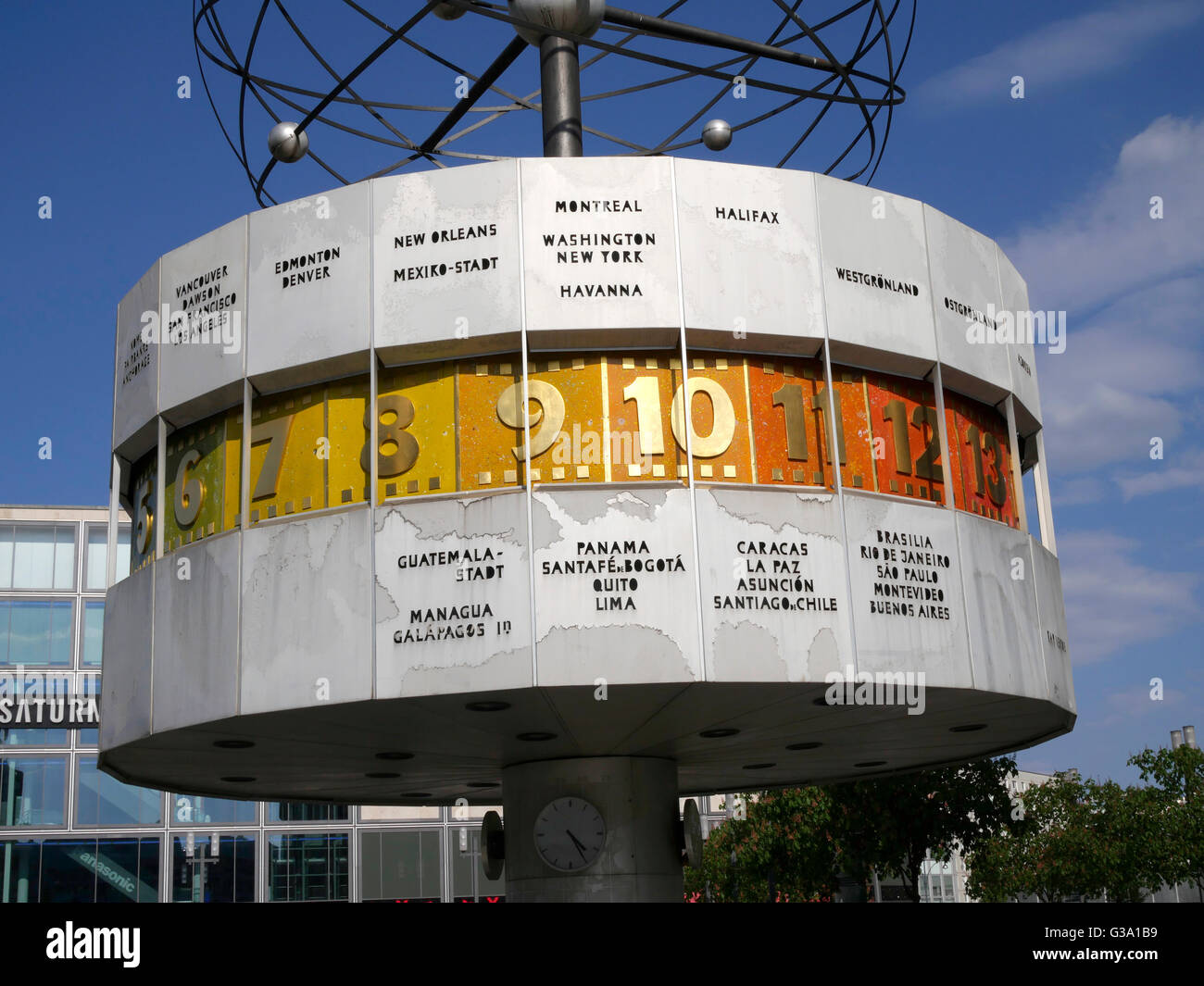 World clock in berlin alexanderplatz hires stock photography and