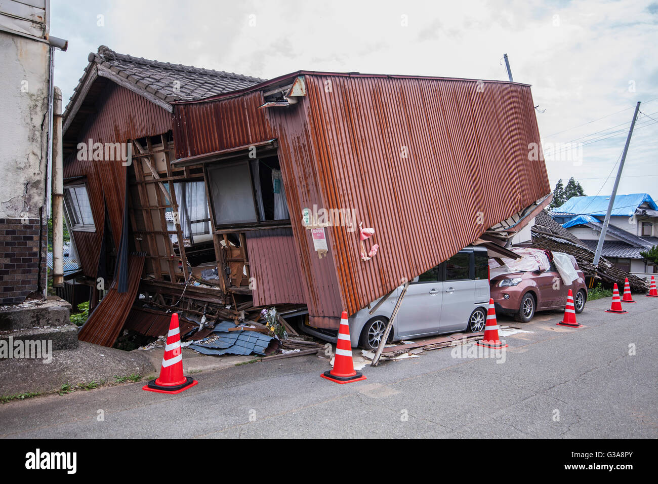 Cars damaged by earthquake hi-res stock photography and images - Alamy