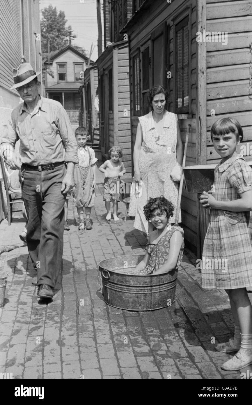 Ambridge, Pennsylvania. Scene in the alley on the east side of town