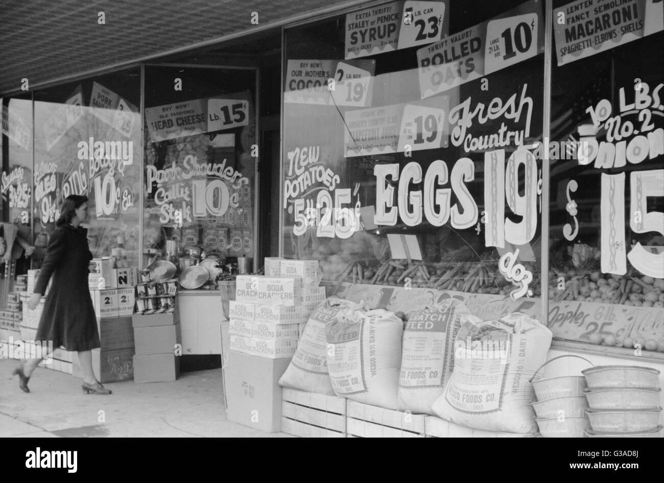 Grocery store, Salem, Illinois. Date 1940 Feb Stock Photo Alamy
