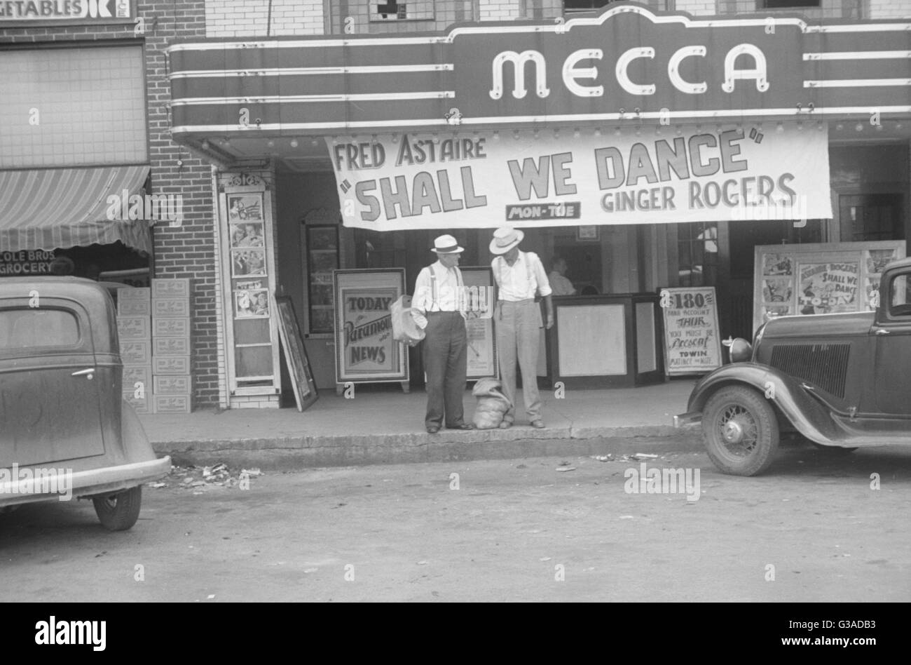 1930s Mecca Cinema in America showing Shall We Dance     Date: C. late 1930s Stock Photo