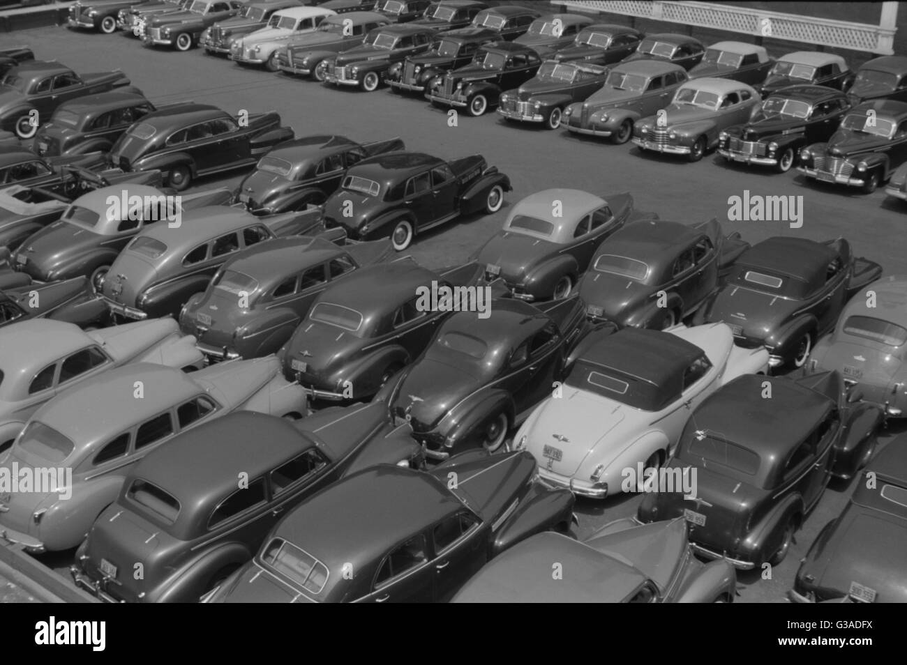 Parking lot aerial 1958 hi-res stock photography and images - Alamy