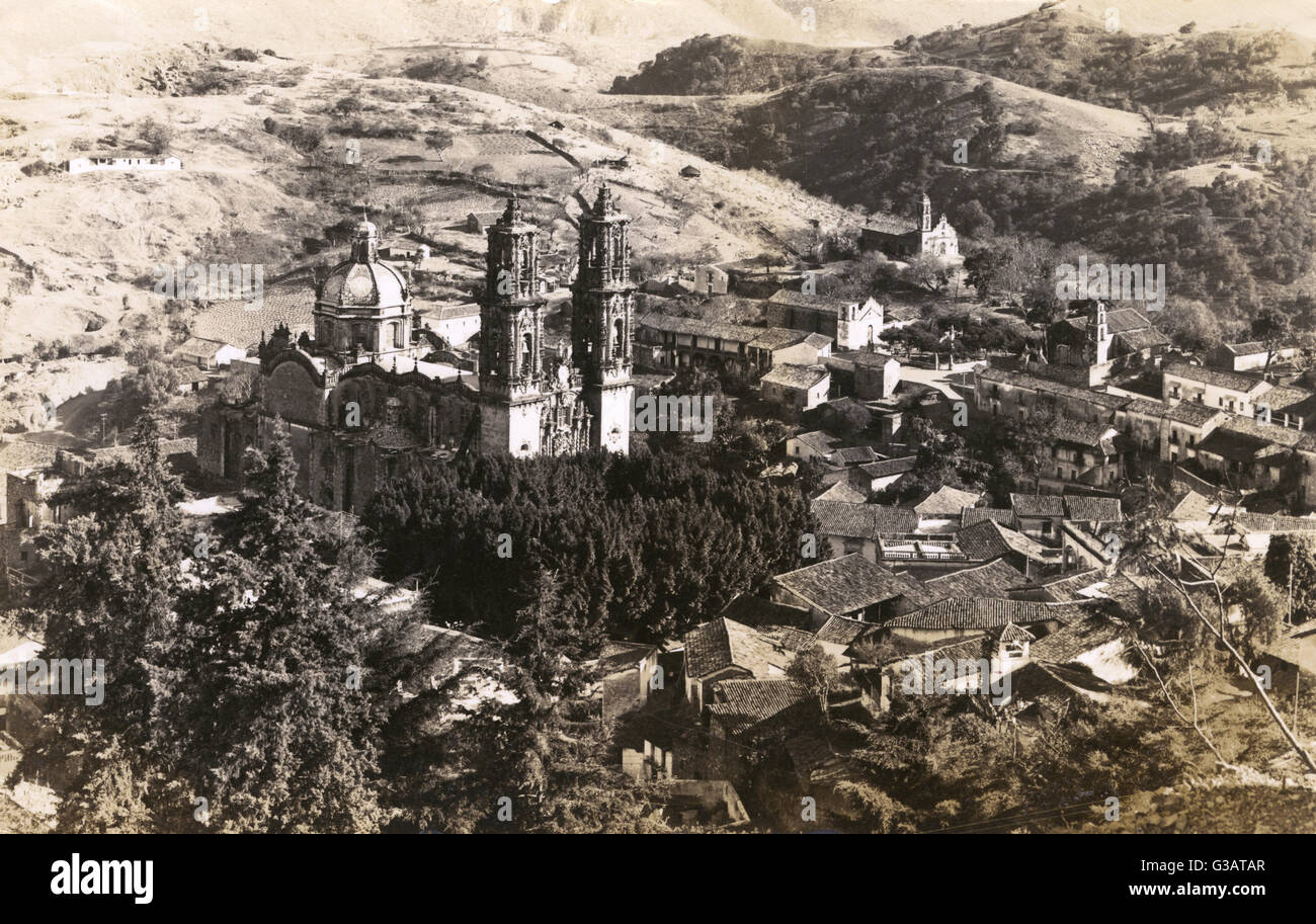 Taxco, Mexico - Aerial view of Church of Santa Prisca Stock Photo - Alamy