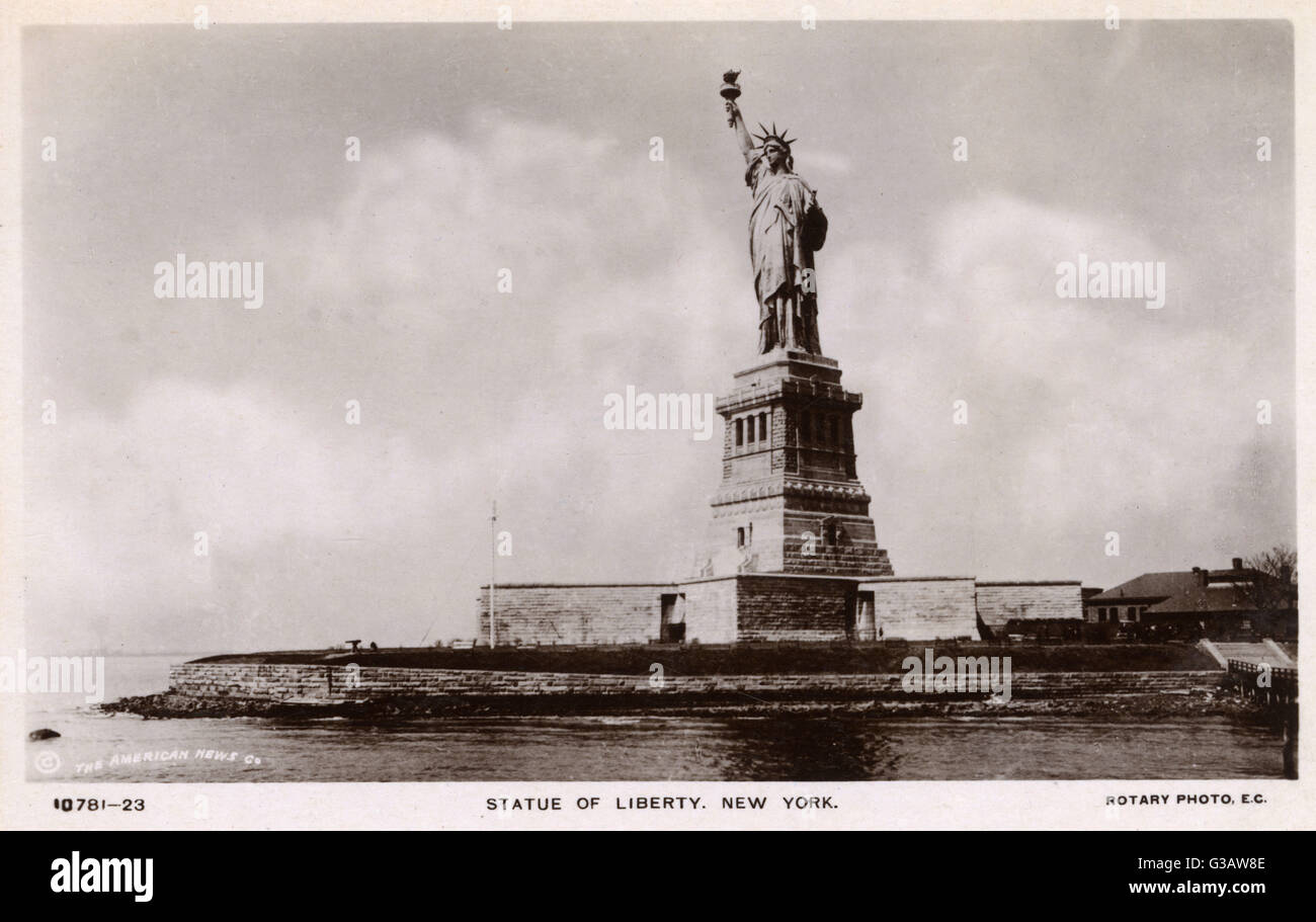 New York, USA The Statue of Liberty Date circa 1910s Stock Photo Alamy