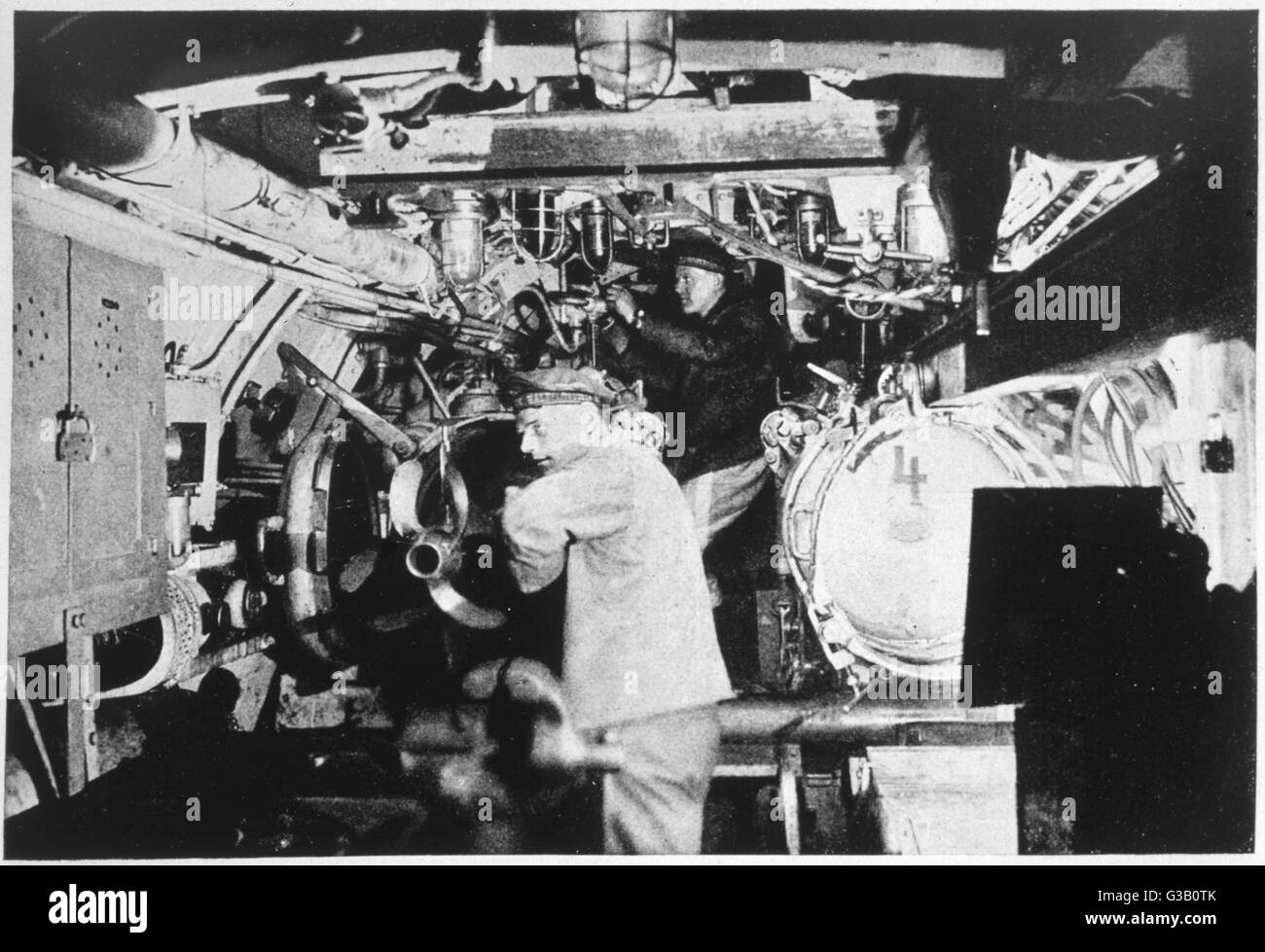 In the engineroom of a German Uboat Date 1914 1918 Stock Photo Alamy