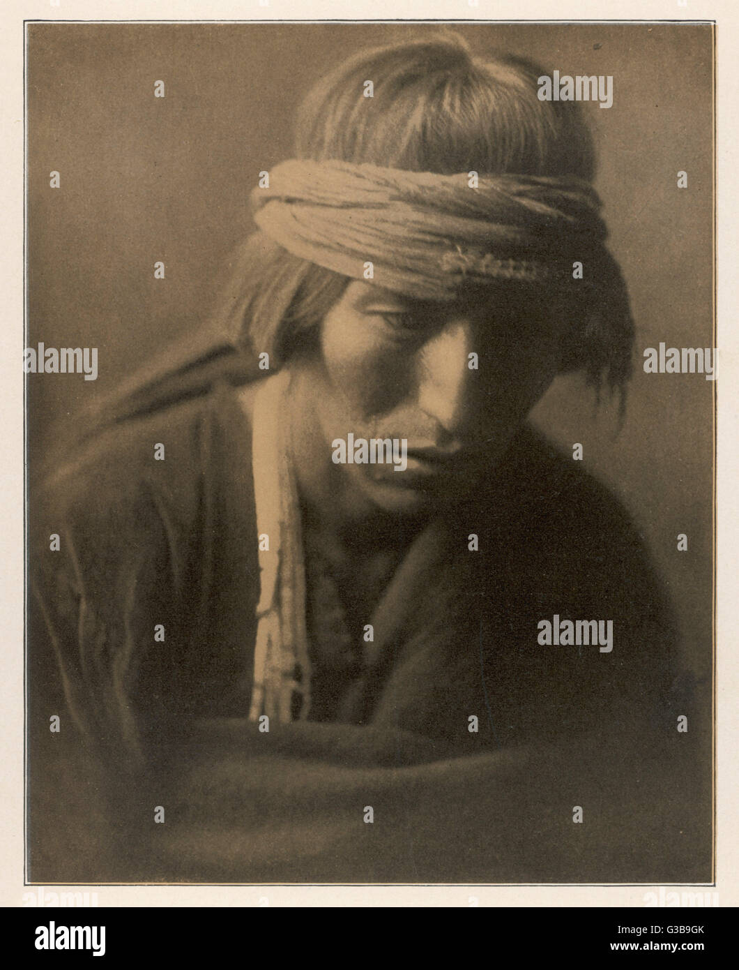 Hos-Toe-Biga,  Navajo medicine man        Date: 1904 Stock Photo