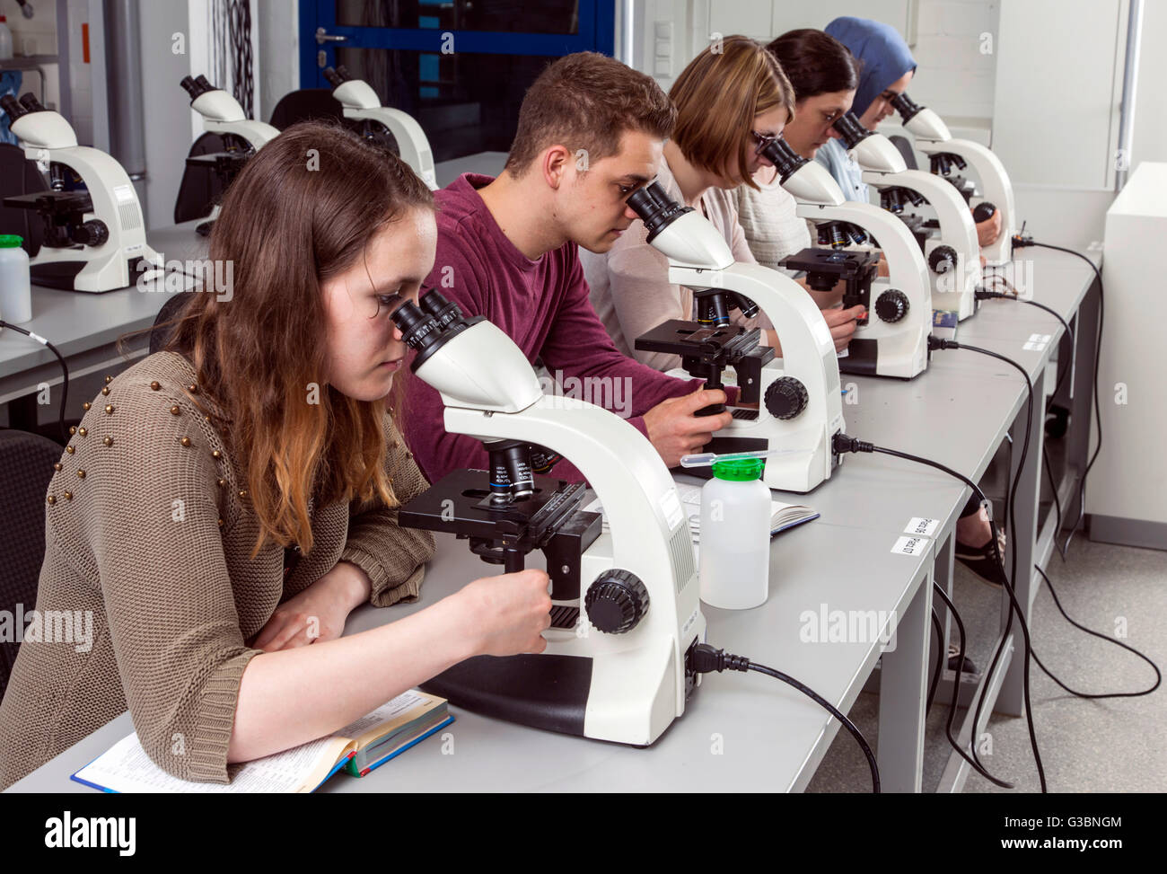 Microscopy chemical hires stock photography and images Alamy