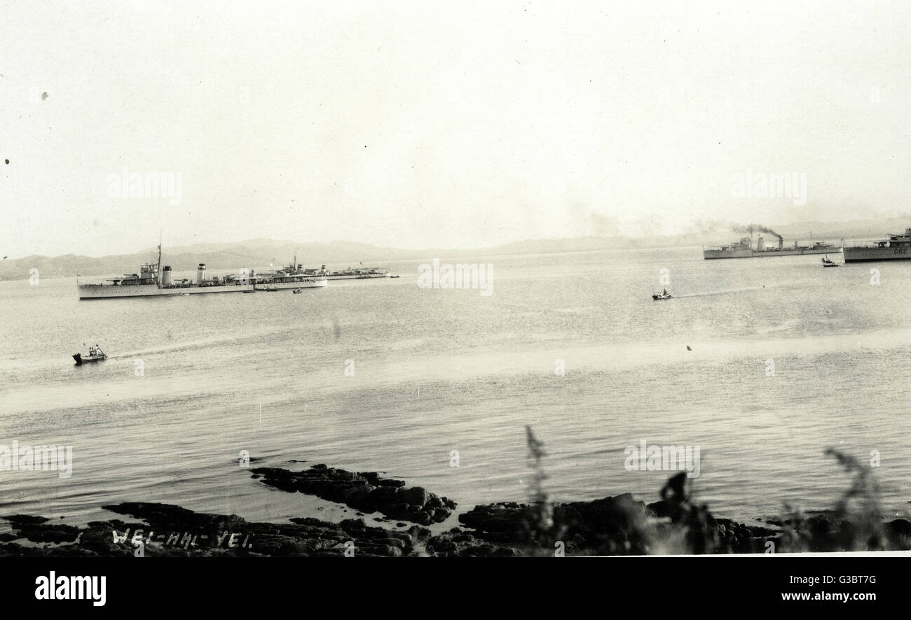 British w class destroyer date hi-res stock photography and images - Alamy