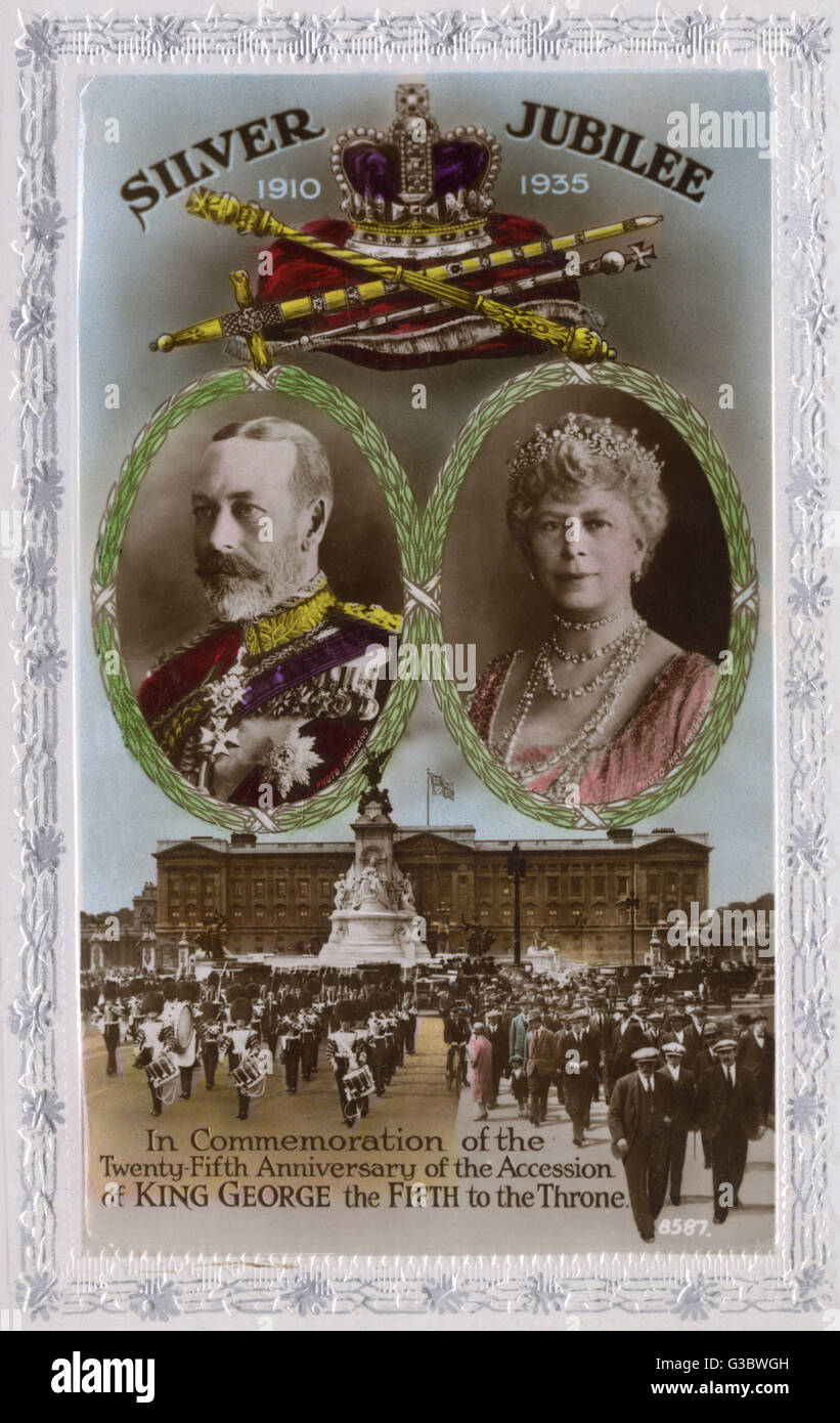 King George V - Silver Jubilee celebration postcard, featuring portraits of the King and Queen Mary and a view of Buckingham Palace, London.     Date: 1935 Stock Photo