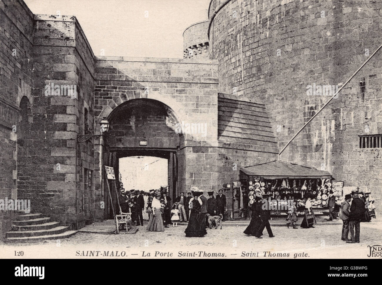 St malo gate hi-res stock photography and images - Alamy