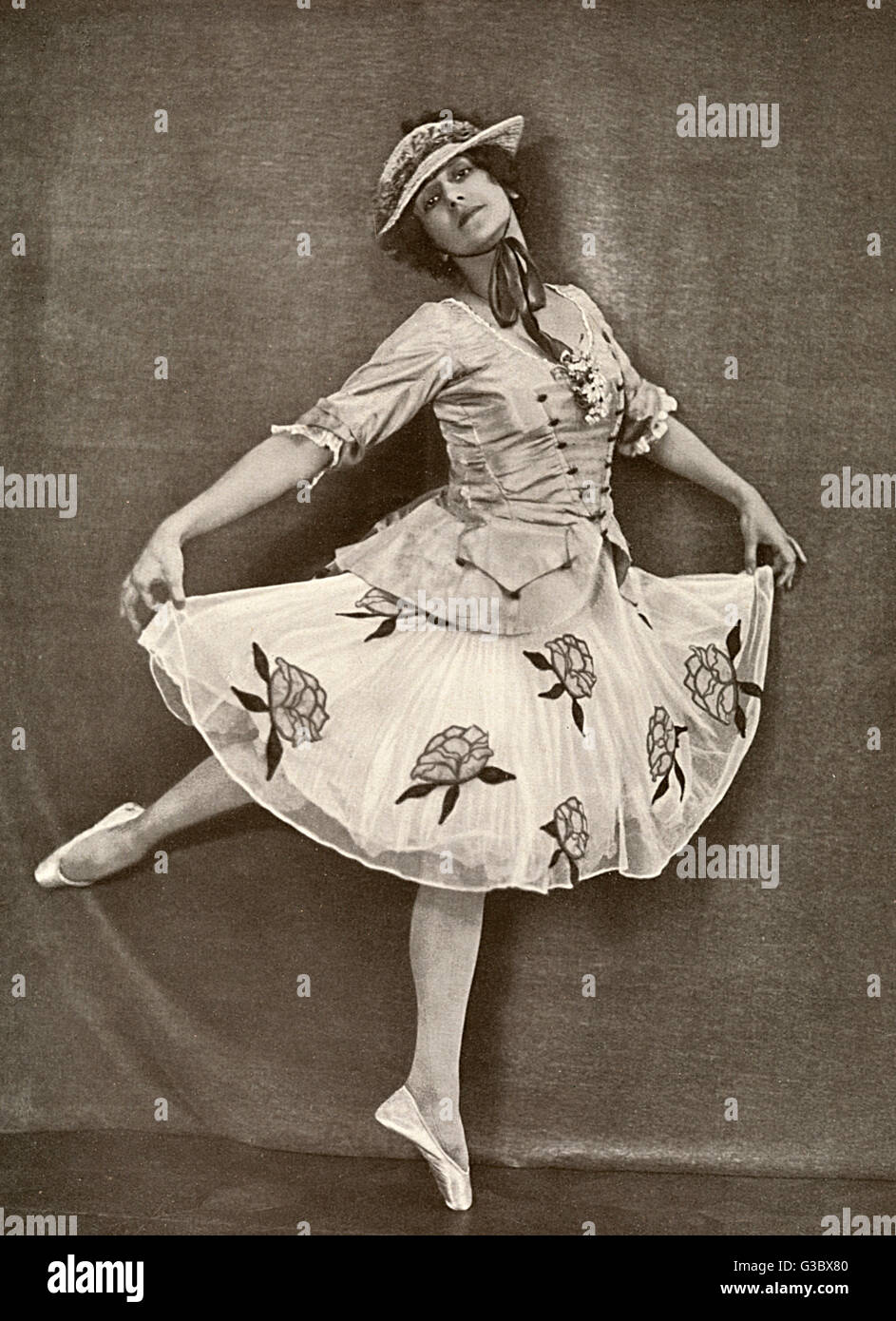 Tamara Karsavina (1885-1978), Russian ballet dancer, in shepherdess  costume. Date: early 20th century Stock Photo - Alamy