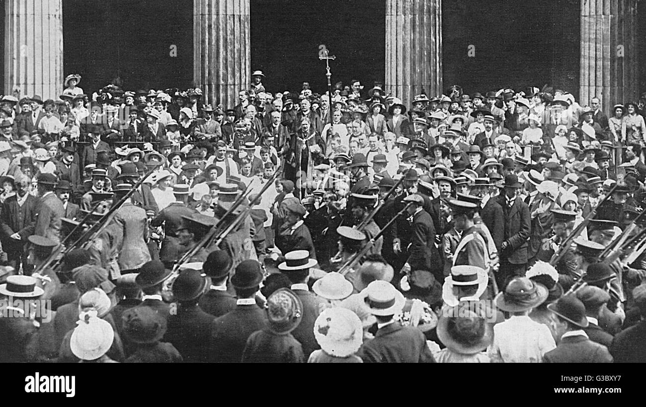 WW1 - Territorials Blessed at St. Pancras Church, London Stock Photo