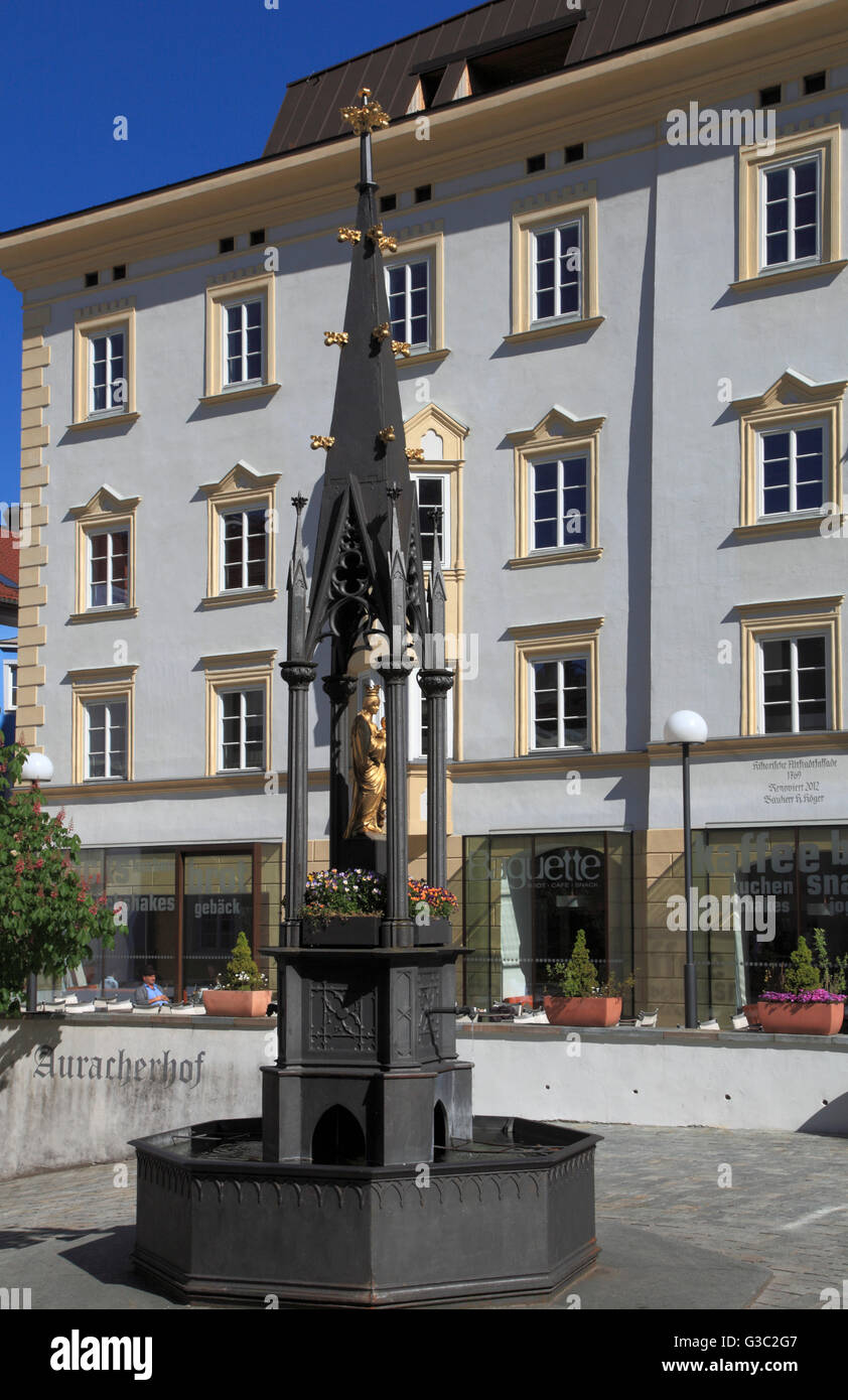 Austria, Tyrol, Kufstein, Unterer Stadtplatz, fountain, Stock Photo