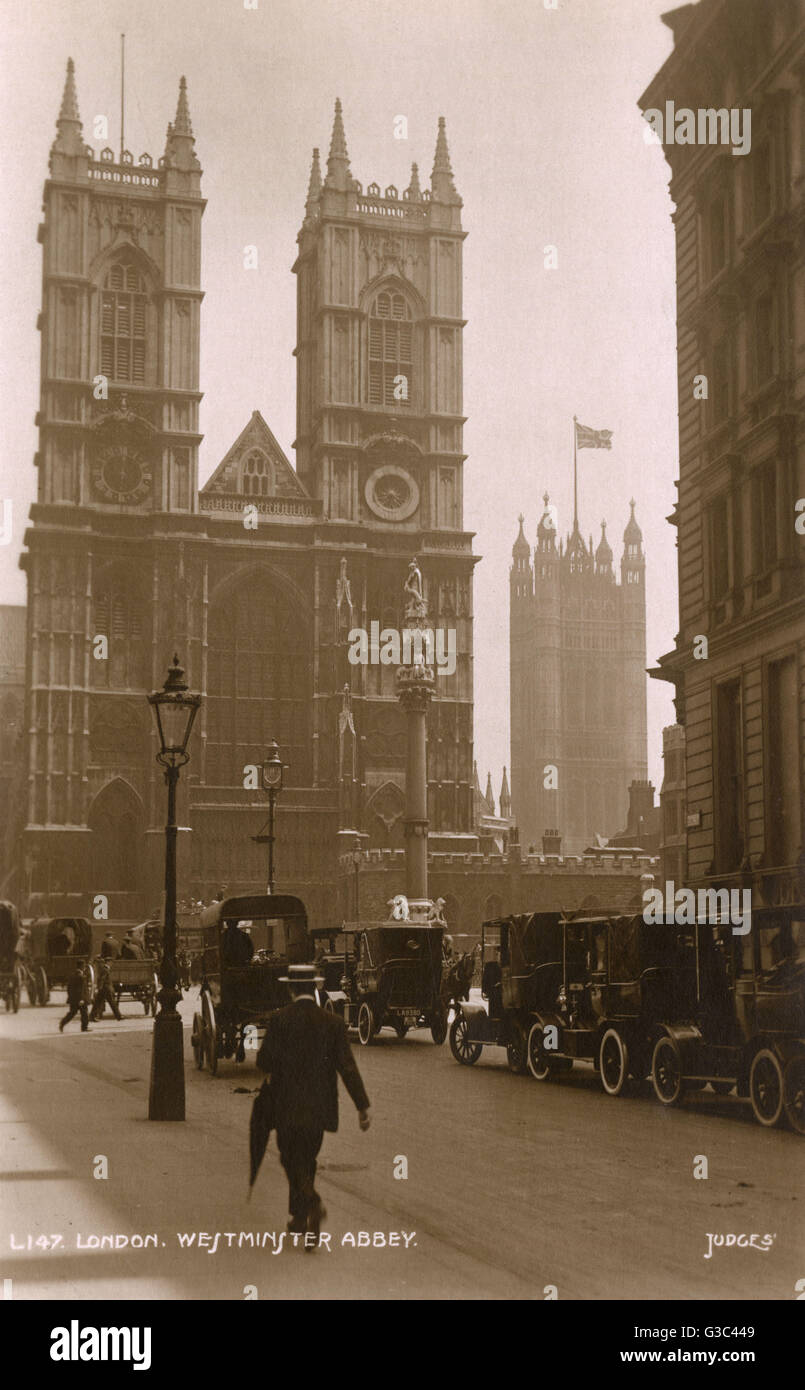Westminster Abbey, London - Queue of Taxi cabs Stock Photo