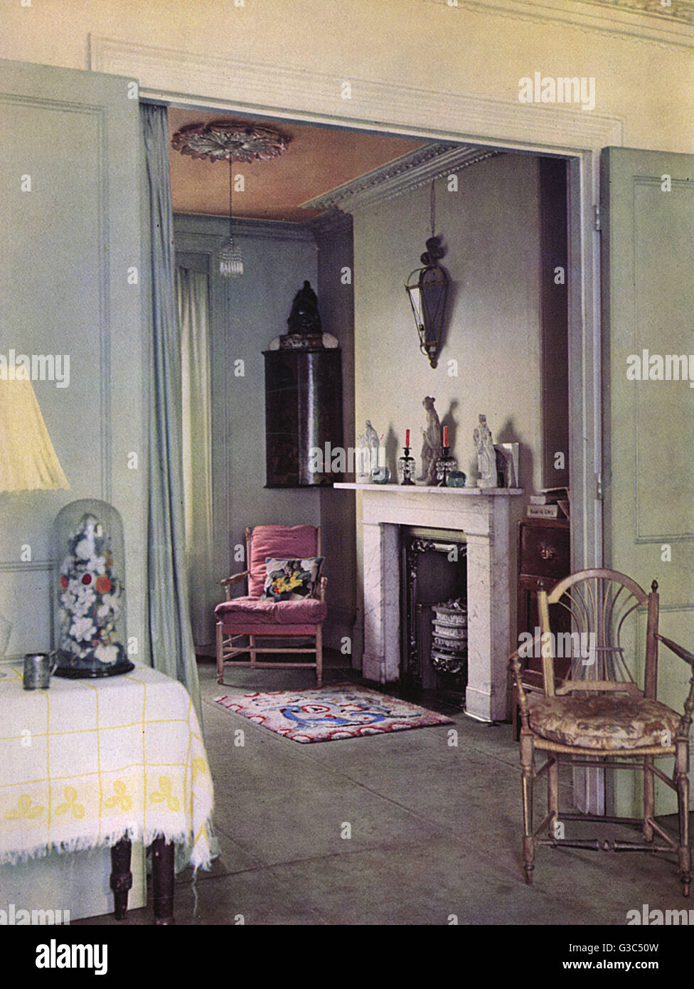 Double Living Room By Allan Walton With Green Carpet And Green