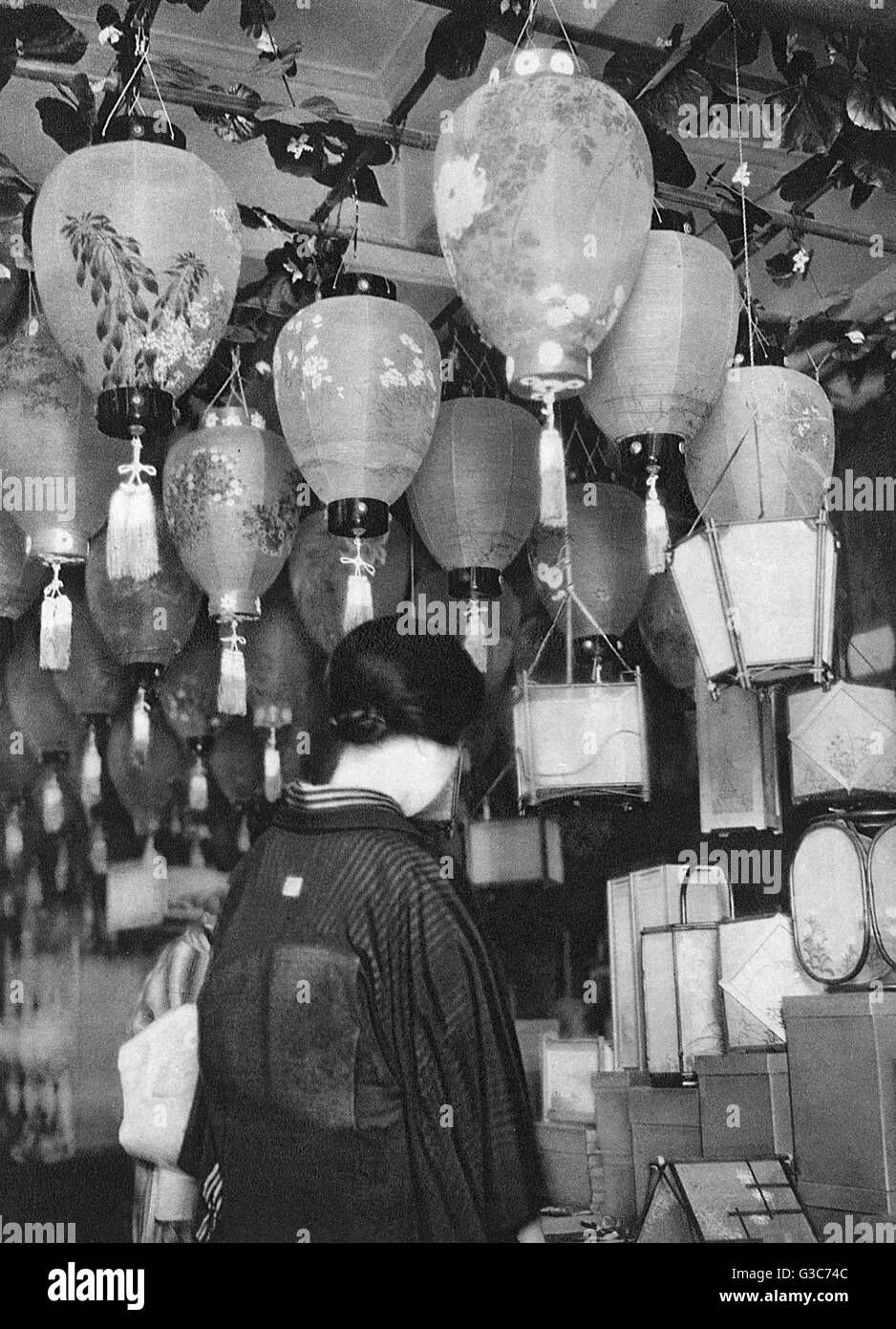 Japanese traditional paper lanterns Black and White Stock Photos