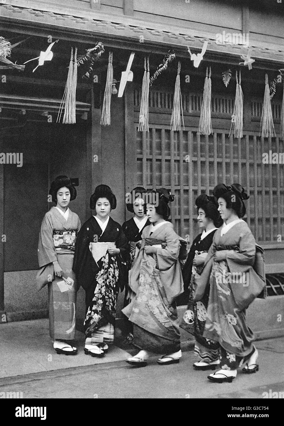 A group of six Geishas Stock Photo Alamy