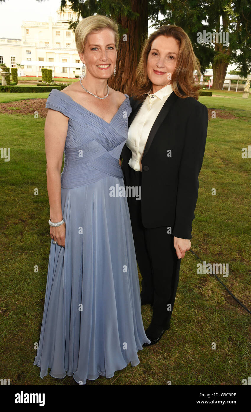 Barbara Broccoli Family: Barbara Broccoli Biographie – QYFTKW