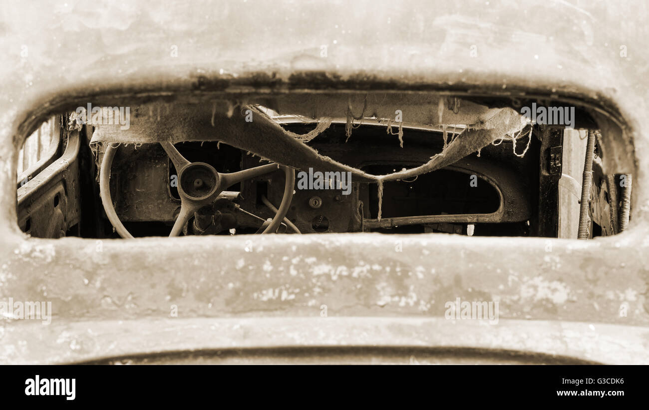 Steering wheel old wreck hi-res stock photography and images - Alamy