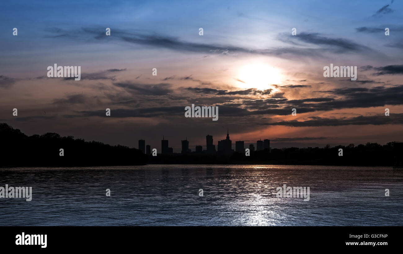 Silhouette of the city of Warsaw during sunset Stock Photo - Alamy