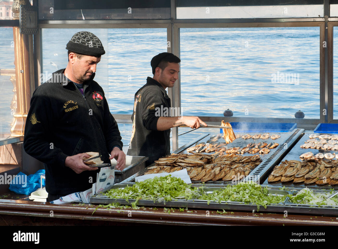 Fish market in Istanbul Stock Photo Alamy