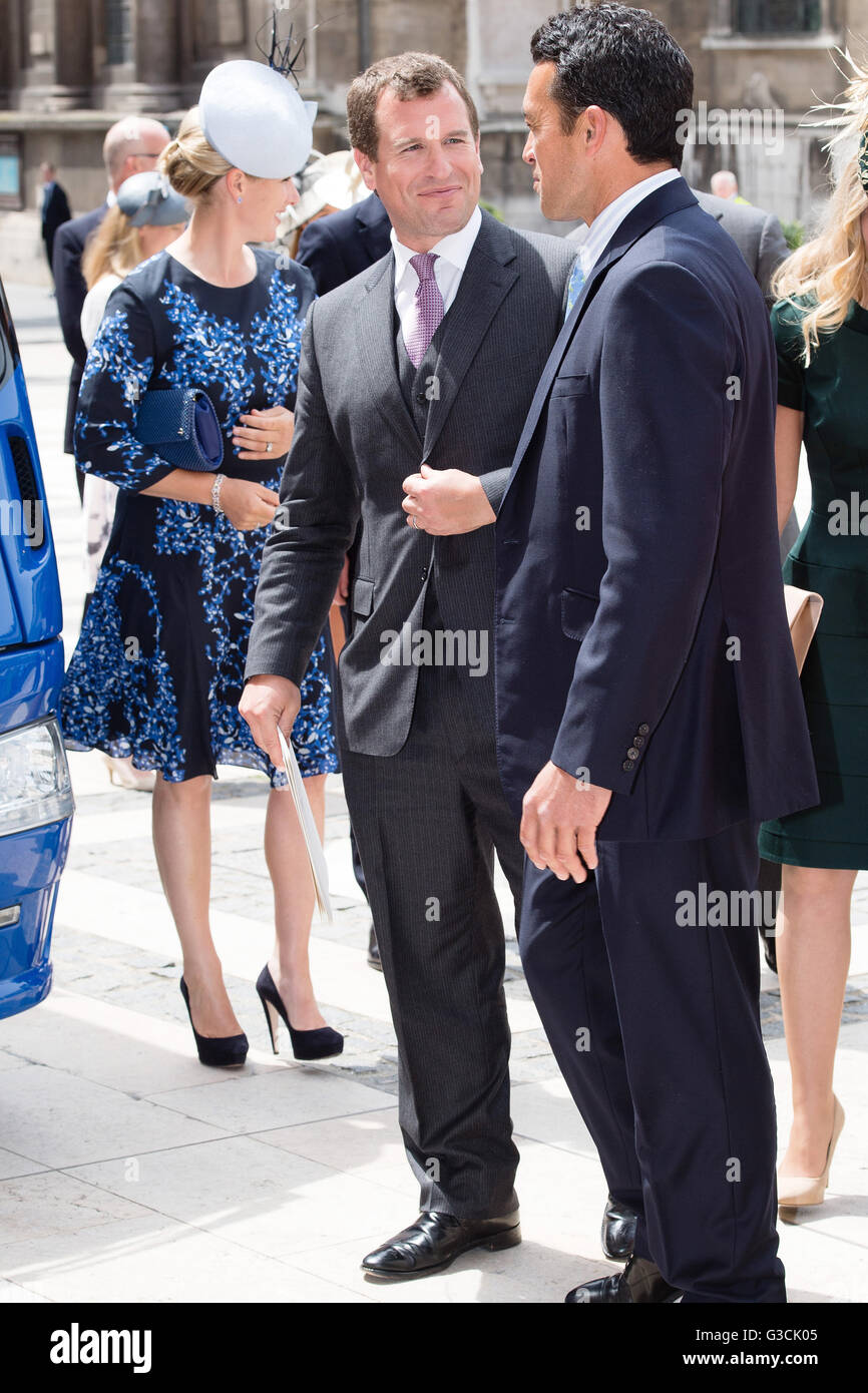 Zara Tindall and Peter Phillips, at the Guildhall, London, for a reception  following the National Service of Thanksgiving at St Paul's Cathedral as  part of Queen Elizabeth II's 90th birthday events Stock
