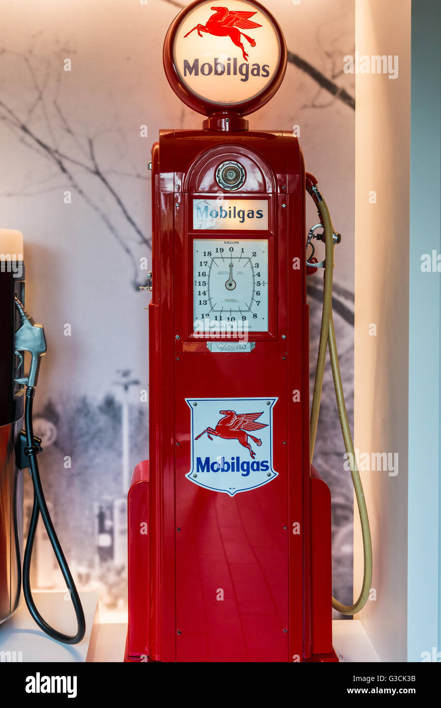 Vintage Mobil gas pump in display Stock 