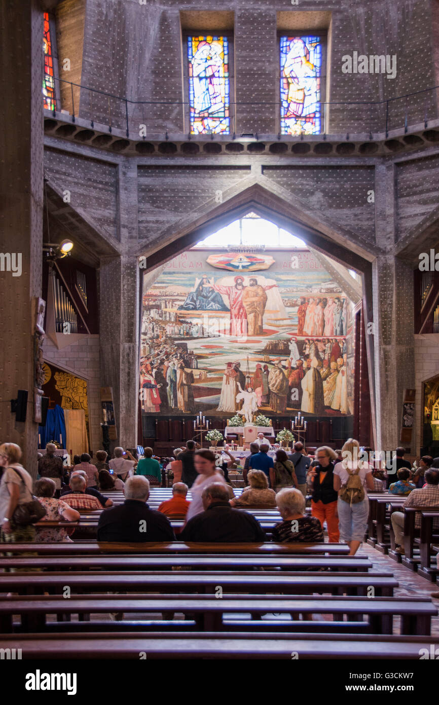 Israel, West Bank, Nazareth, Church of the Annunciation, interior, upper church, choir, religion