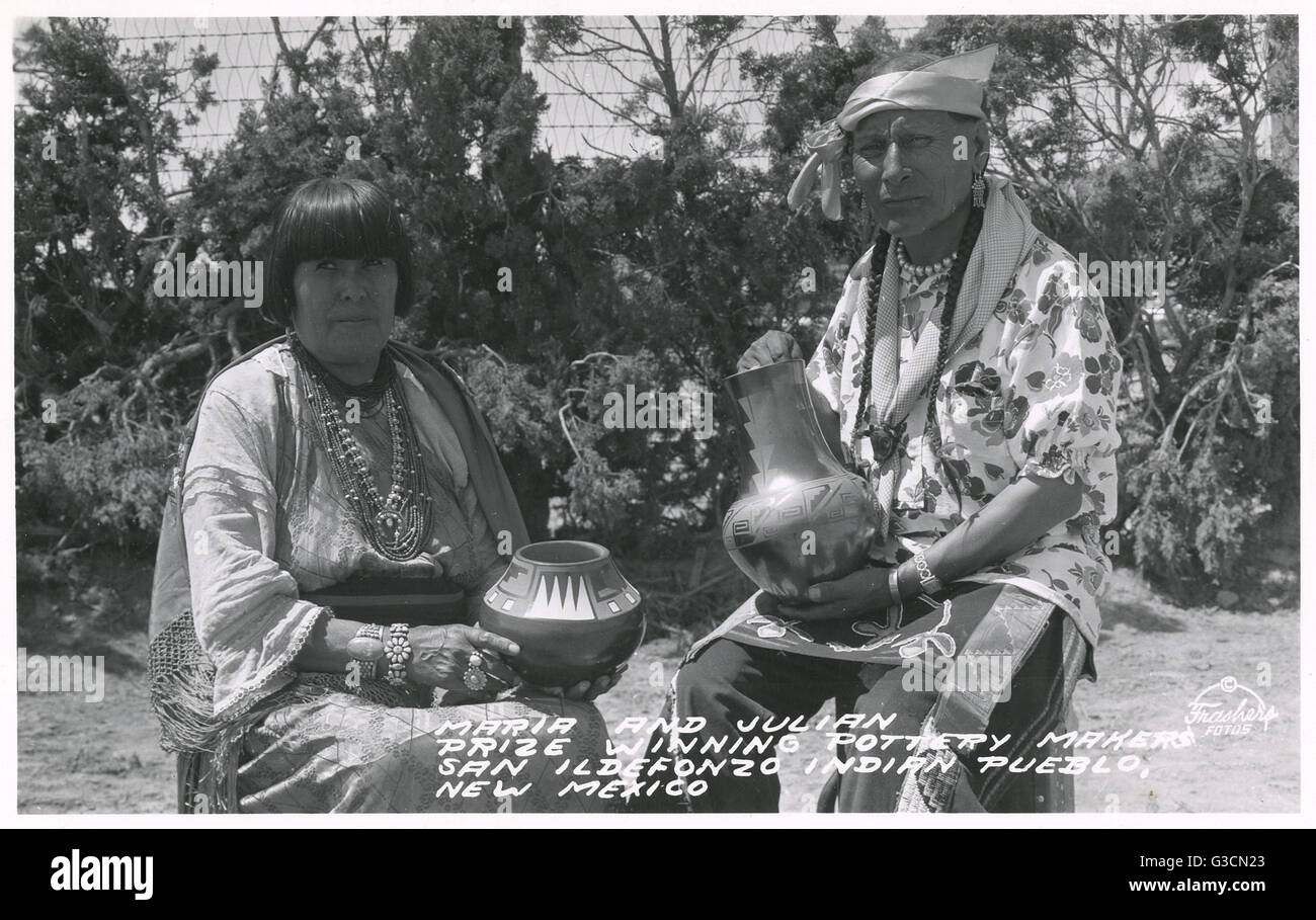 Pueblo Indians with pottery, New Mexico, USA Stock Photo