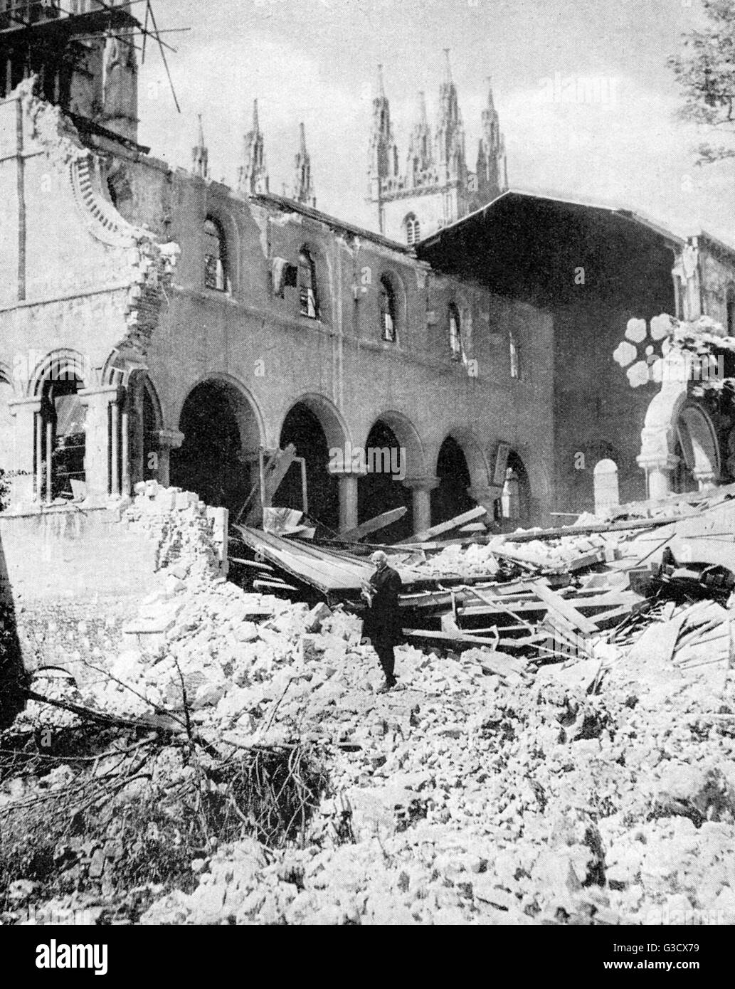 &quot;Canterbury under fire&quot; - Damage sustained to the Cathedal LIbrary examined by Dr. Hewlett Johnson, Dean of Canterbury, by bombing on the city by German planes of the luftwaffe during WW2. The Baedeker Blitz (or Baedeker raids) were targeted rai Stock Photo