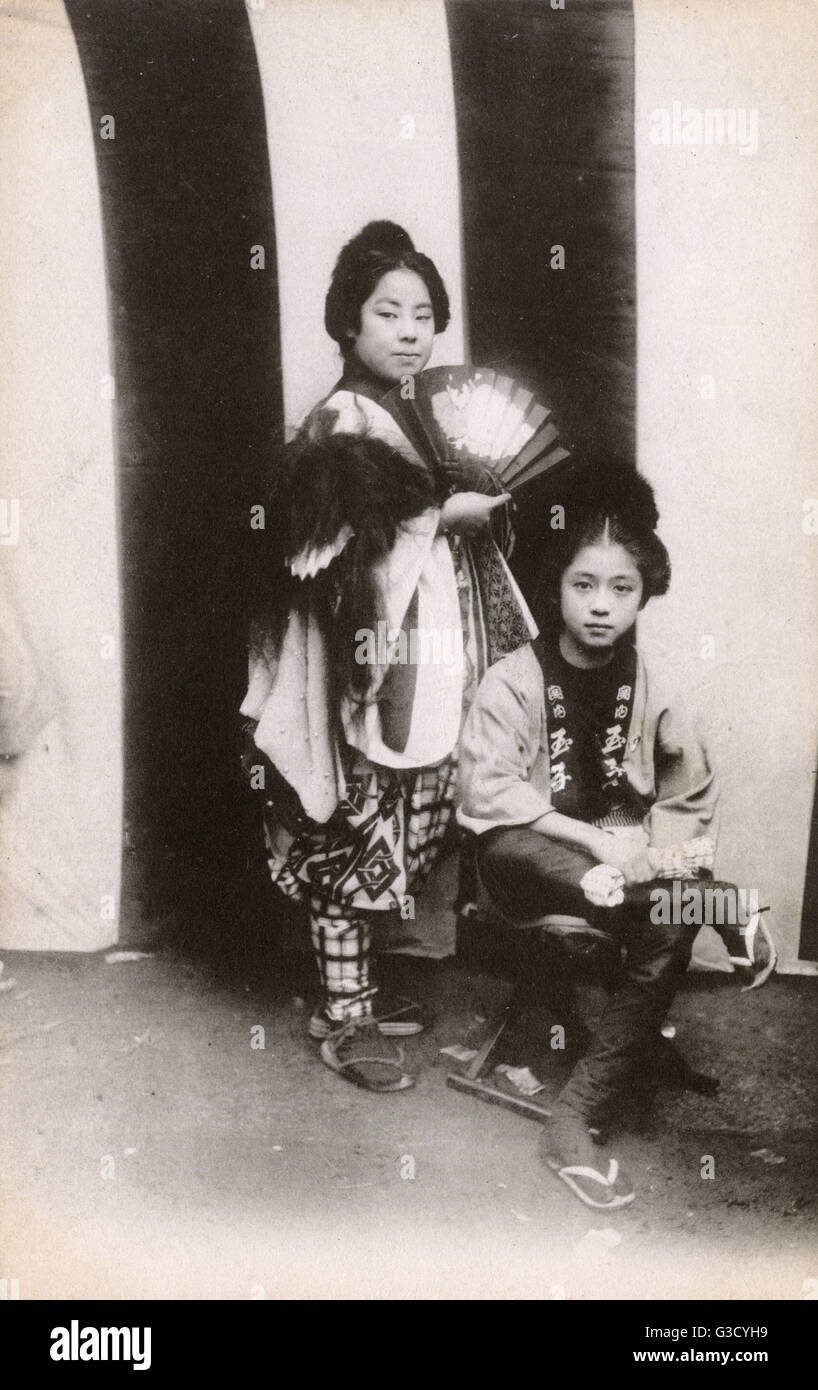 Two Japanese theatrical performers Stock Photo - Alamy