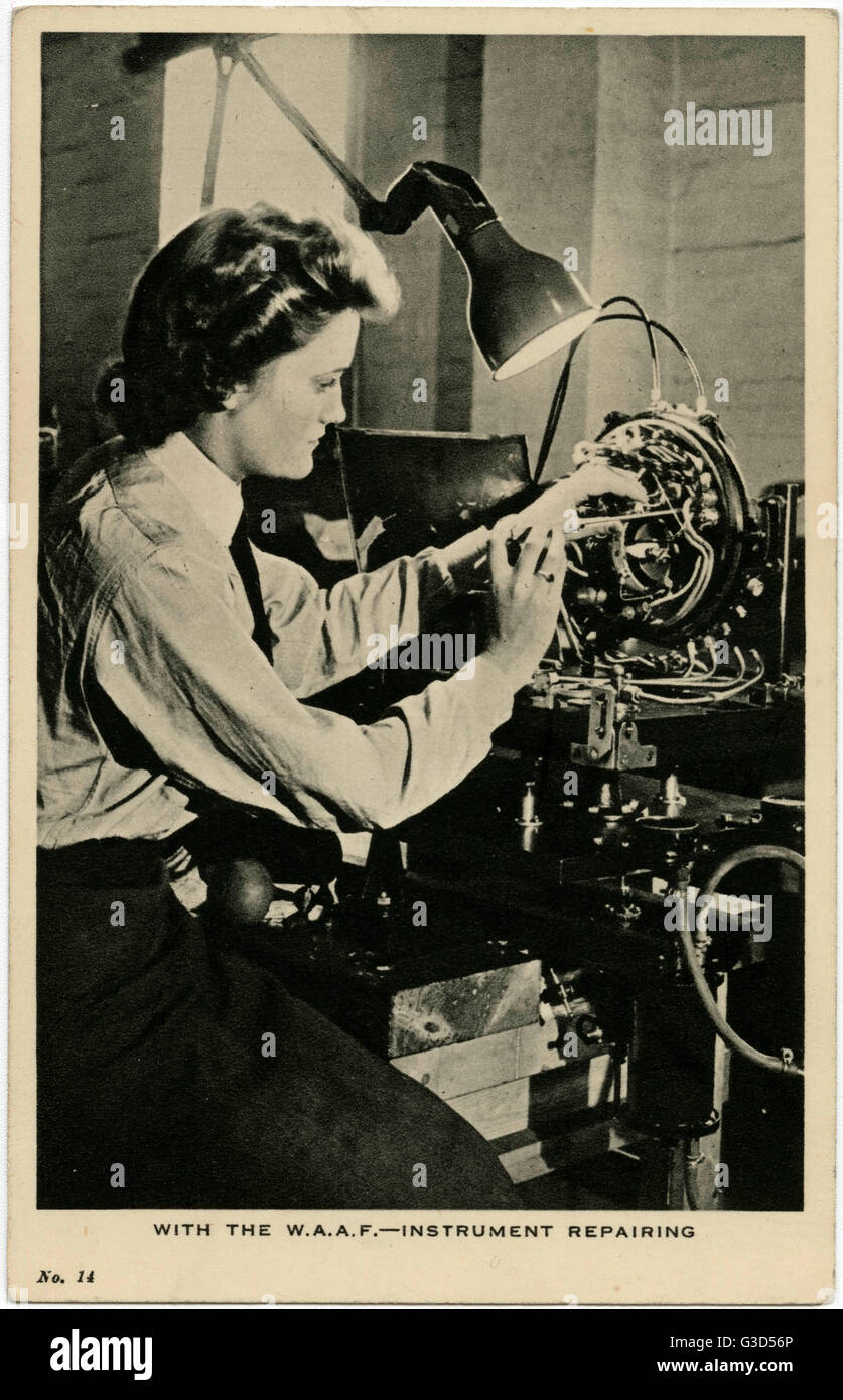 WW2 - With the W.A.A.F. - Instrument Repairing Stock Photo
