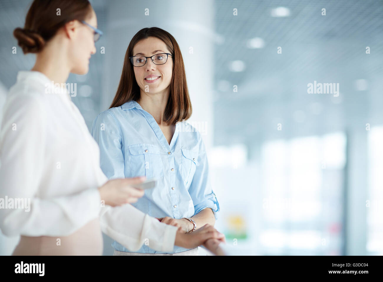 Talking people businesswoman in hi-res stock photography and images - Alamy