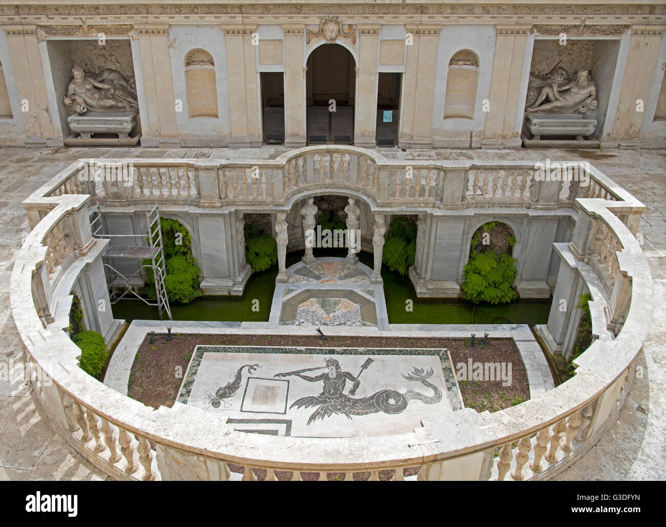 Italien, Rom, Museo Nazionale Etrusco di Villa Giulia, Nymphäum im zweiten Innenhof. Der Fontana dell'Acqua Vergine, geplant und Stock Photo