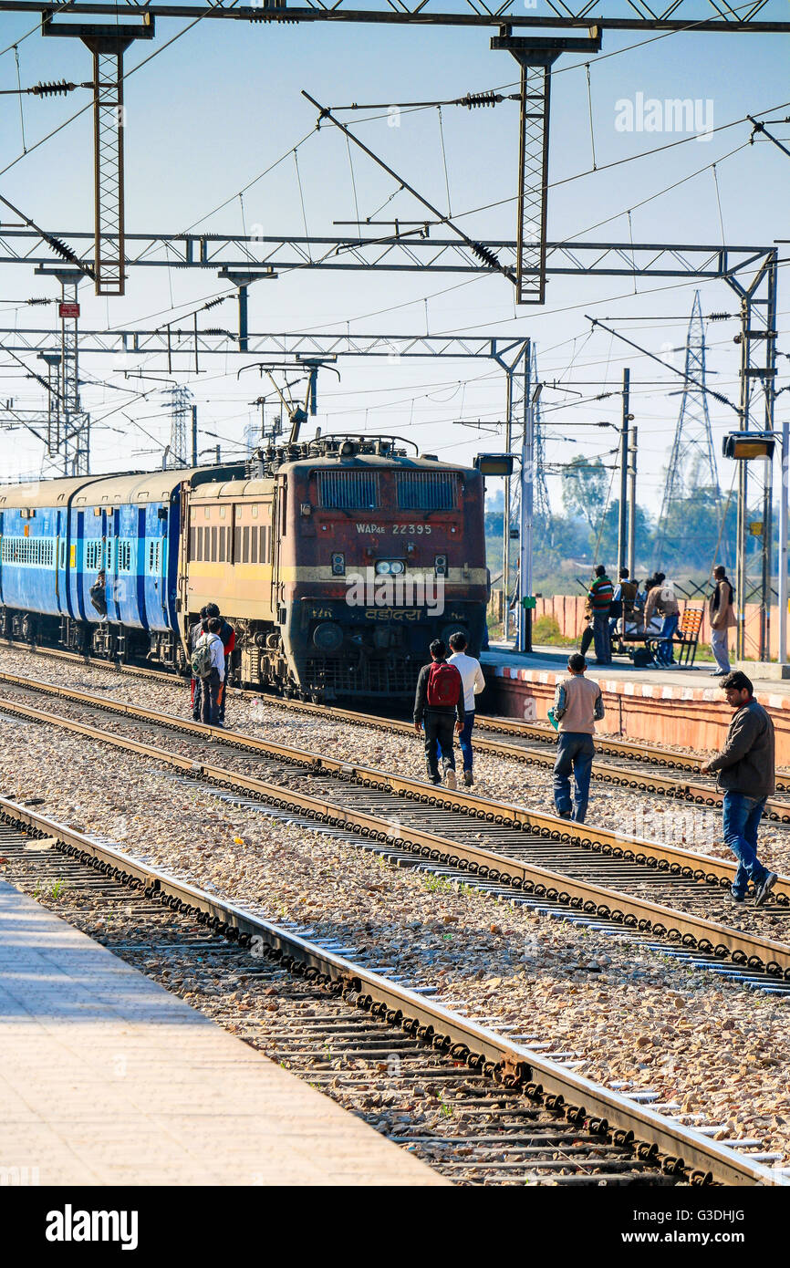People boarding train at train station, Agra, Uttar Pradesh, India, Asia Stock Photo