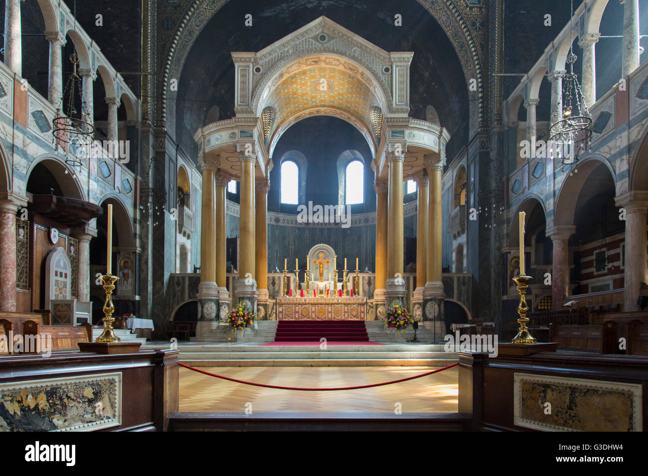 interior-of-westminster-cathedral-showing-the-sanctuary-roman