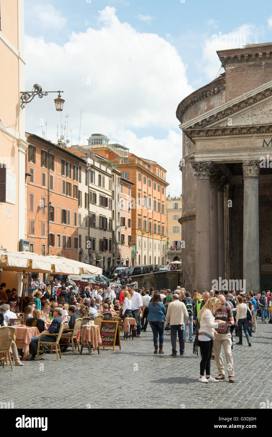 Italien, Rom, Via della Minerva am Pantheon (La Rotonda) Stock Photo