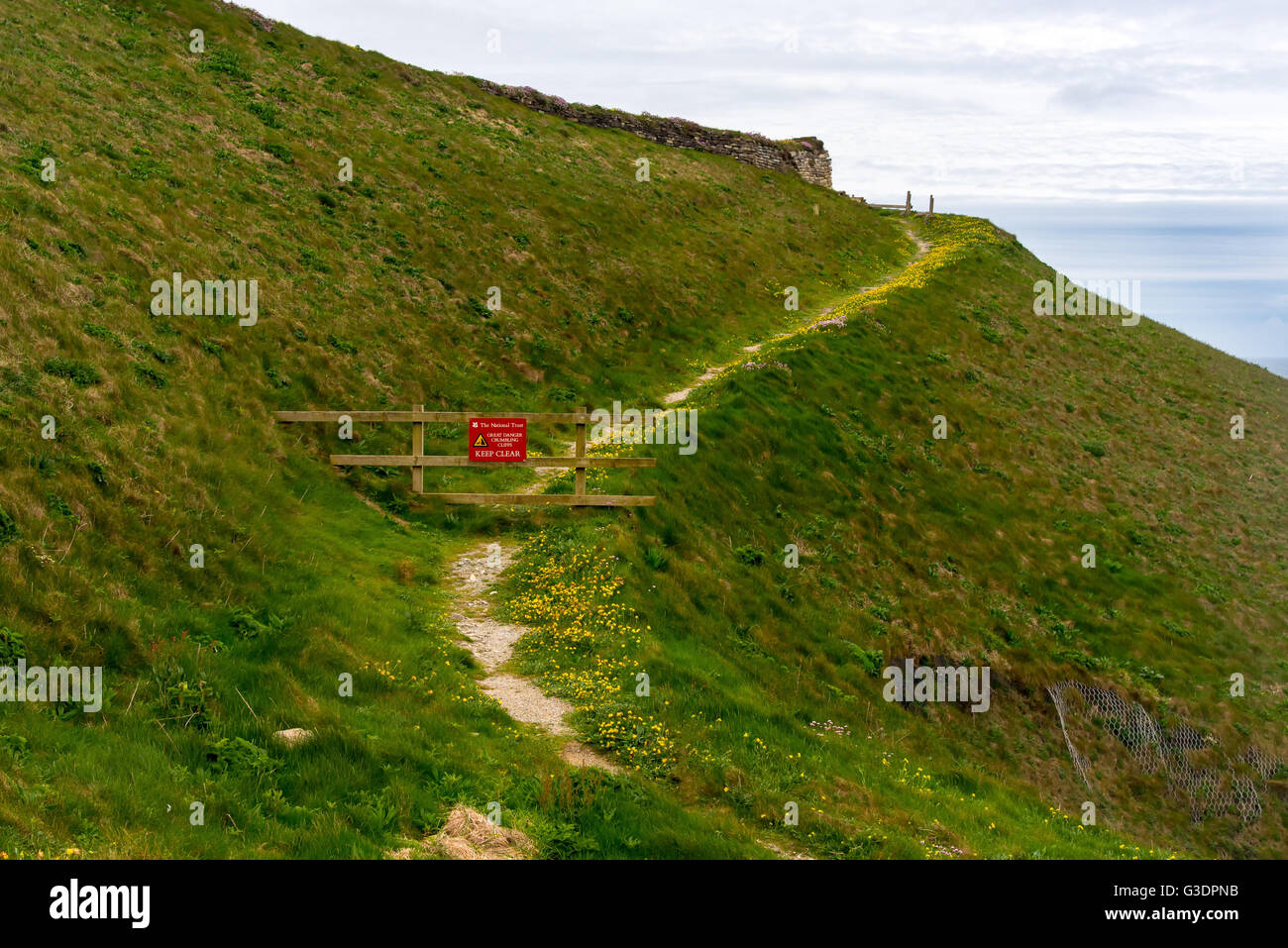 Closed path on Pendarves Head, above Bedruthan Steps Beach, North Cornwall. Stock Photo