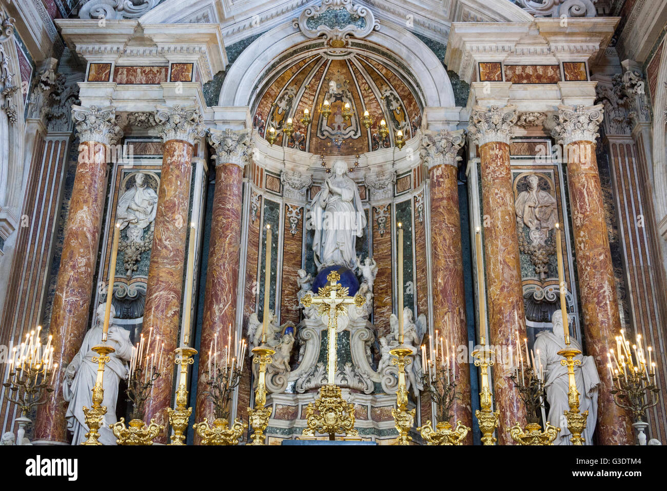 Interior of Chiesa Del Gesu Nuovo, Piazza Del Gesu Nuovo, Naples, Campania,  Italy Stock Photo - Alamy